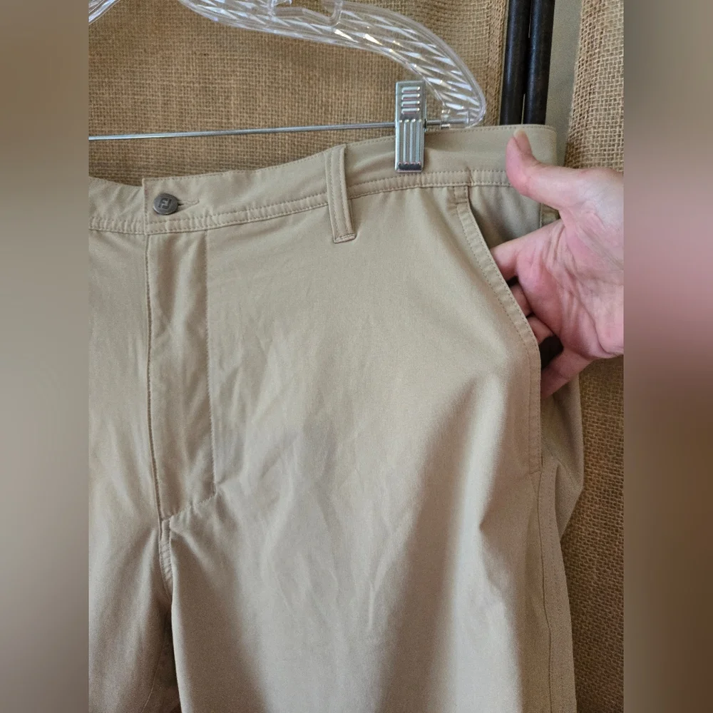 Men's FootJoy Tan Beige Shorts Size 38W - Picture 2 of 14